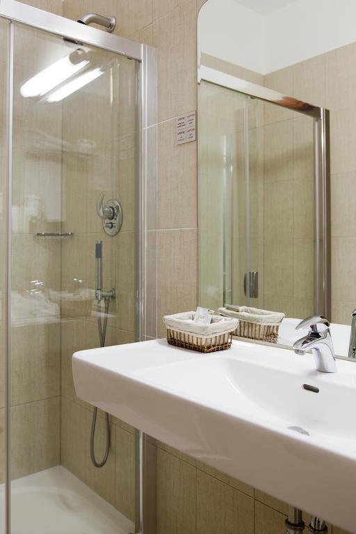 Euro Hotels Gara De Nord Бухарест Номер фото