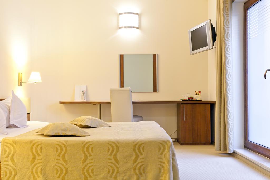 Euro Hotels Gara De Nord Бухарест Экстерьер фото