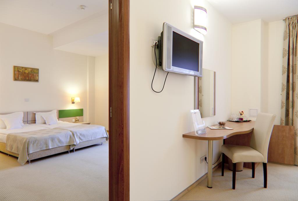 Euro Hotels Gara De Nord Бухарест Экстерьер фото