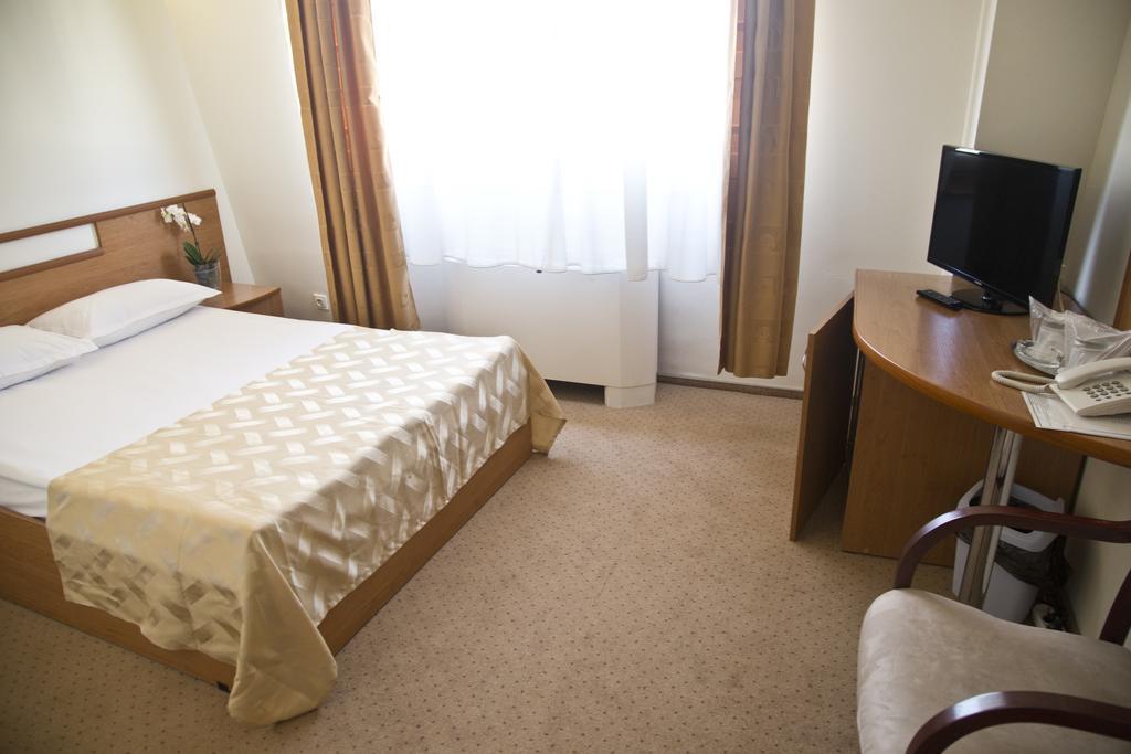 Euro Hotels Gara De Nord Бухарест Экстерьер фото