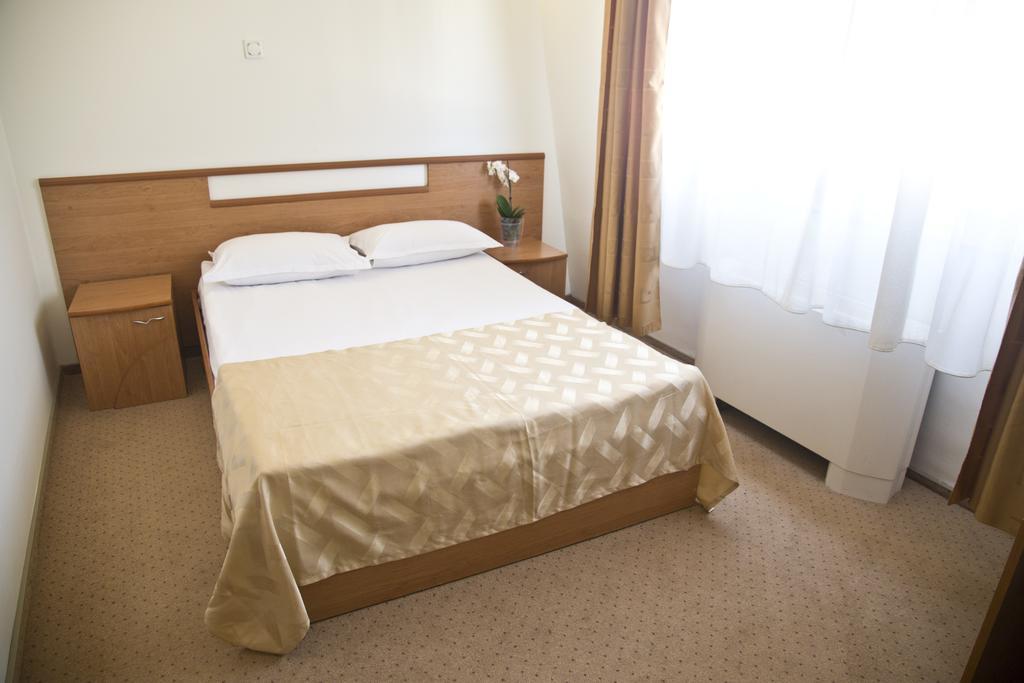 Euro Hotels Gara De Nord Бухарест Экстерьер фото