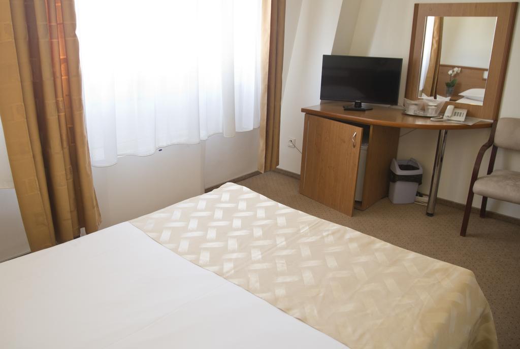 Euro Hotels Gara De Nord Бухарест Экстерьер фото