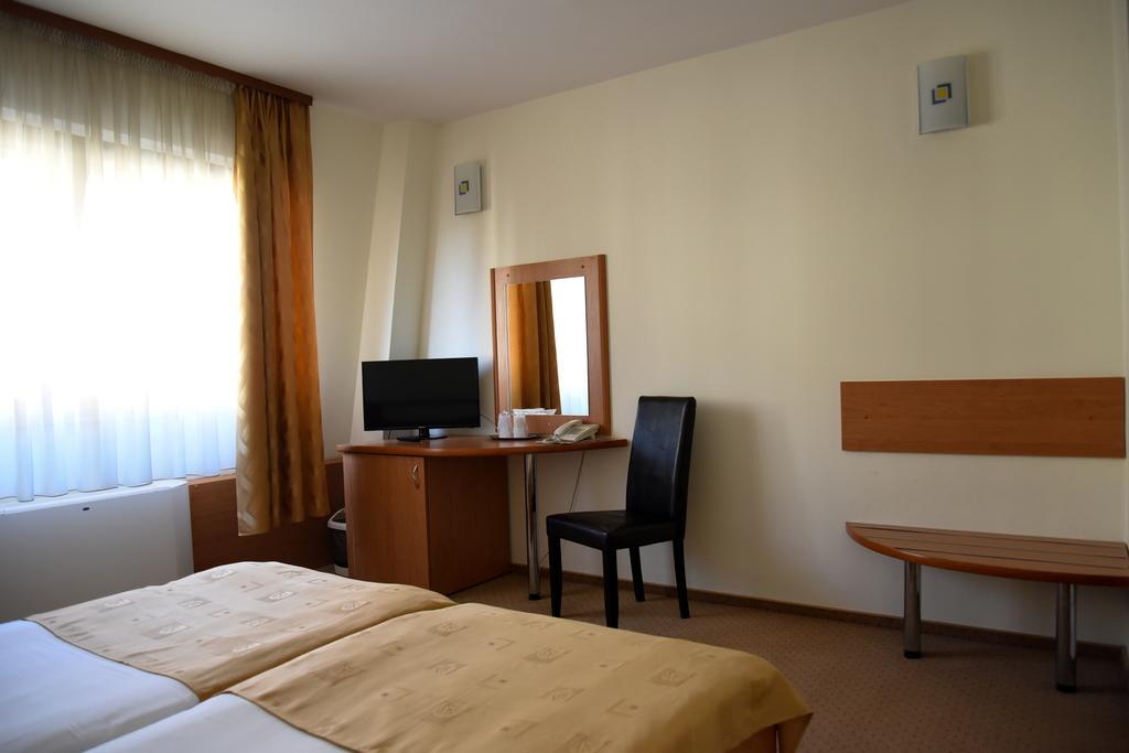 Euro Hotels Gara De Nord Бухарест Экстерьер фото