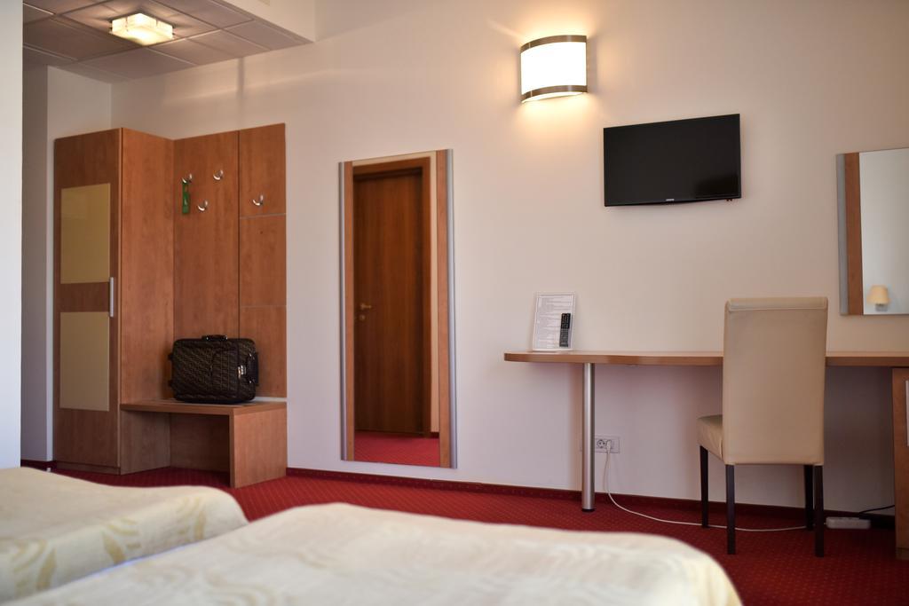 Euro Hotels Gara De Nord Бухарест Экстерьер фото