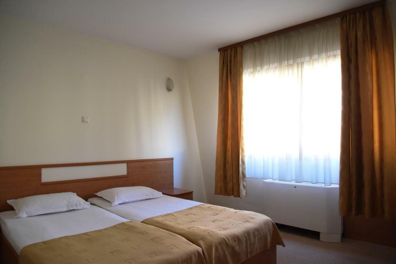 Euro Hotels Gara De Nord Бухарест Экстерьер фото